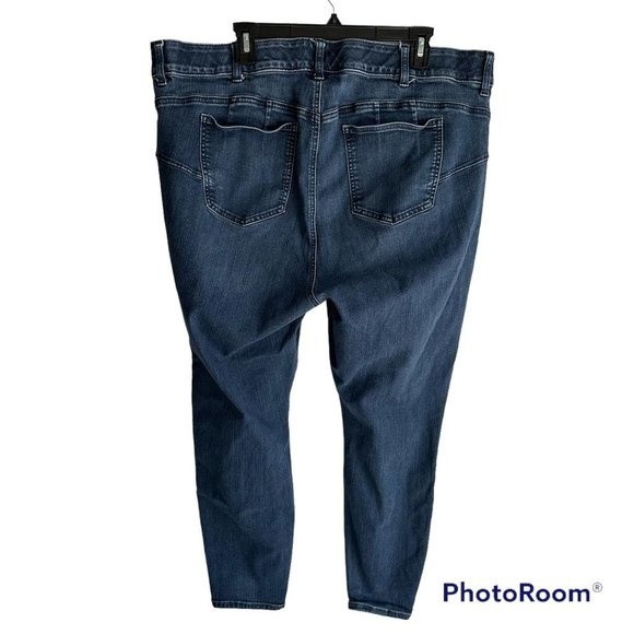 TORRID Medium Wash Bombshell Skinny Premium Stretch High Rise Ladies Jeans, 24R - Picture 2 of 6